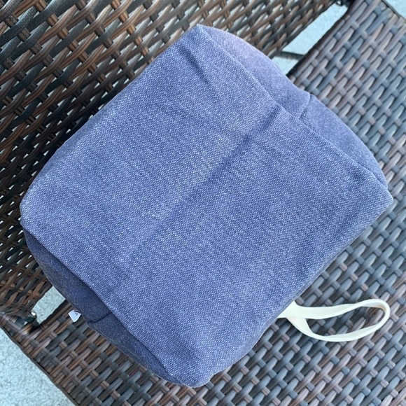 𝅺LIMITED EDITION GAP Card Exclusive Canvas Tote - Picture 8 of 14